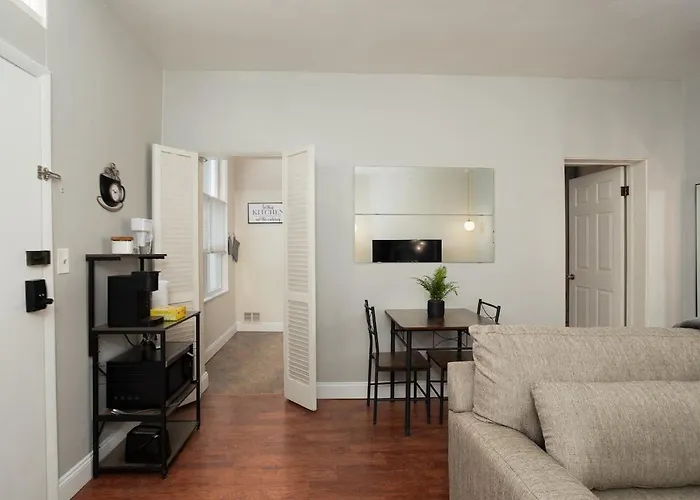 1 Minute To Walnut Street Cmu And Upmc Apartment Pittsburgh